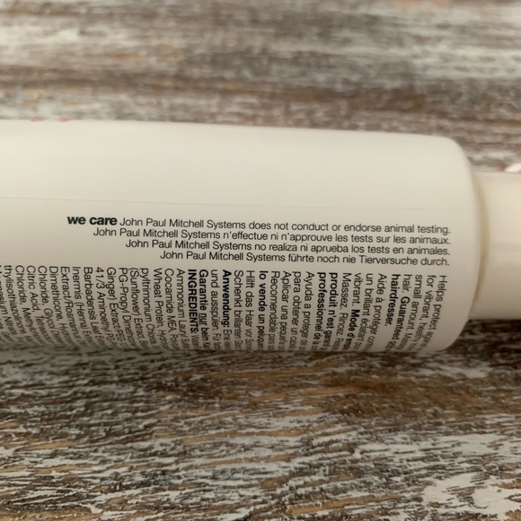 Paul Mitchell Color Protect Daily Shampoo - Picture 4 of 5